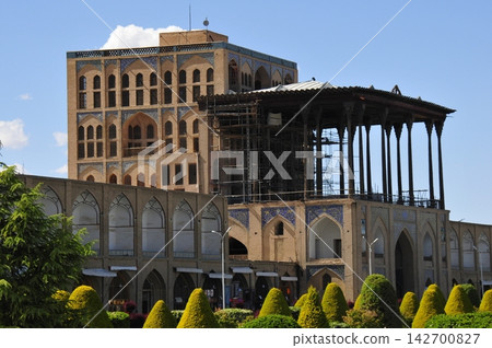 Iran, Isfahan, Imam Square, Ali Qapu Palace Iran, Isfahan, Imam Square, Ali Qapu Palace 142700827