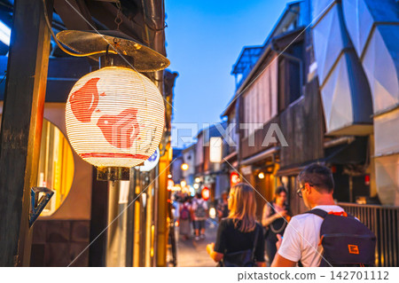 Kyoto, Pontocho: Lanterns featuring the symbol of the "Kamogawa Chidori" (a type of plover on the Kamo River). Kyoto, Pontocho: Lanterns featuring the symbol of the "Kamogawa Chidori" (a type of plover on the Kamo River). 142701112
