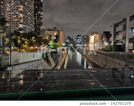 在260907號橋上 在260907號橋上 142701179