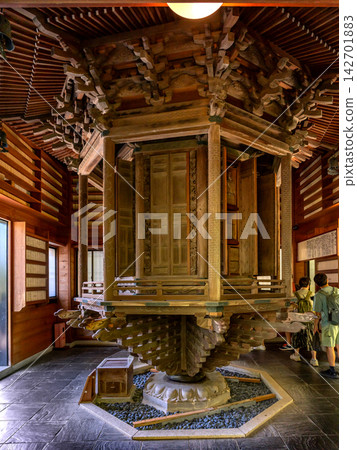 Traditional rotating sutra library Rinzo at Hase-dera temple in Kamakura Japan Traditional rotating sutra library Rinzo at Hase-dera temple in Kamakura Japan 142701883