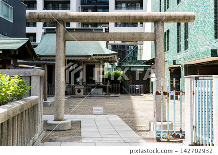 宮山津禦岳神社，澀谷宮山津坂，鳥居（奈良縣吉野郡金峰神社的分社），是為前往相模國大山朝聖的信徒祈福的神社。 142702932