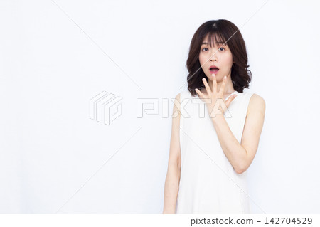 驚訝又驚訝的女人 142704529