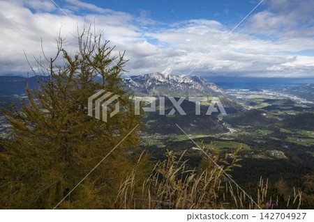 Panoramic view from Kehlstein mountain towards Untersberg mountain, in autumn, Bavaria, Germany Panoramic view from Kehlstein mountain towards Untersberg mountain, in autumn, Bavaria, Germany 142704927