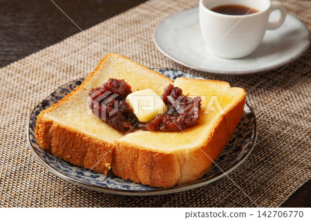 Coffee shop ogura toast Coffee shop ogura toast 142706770