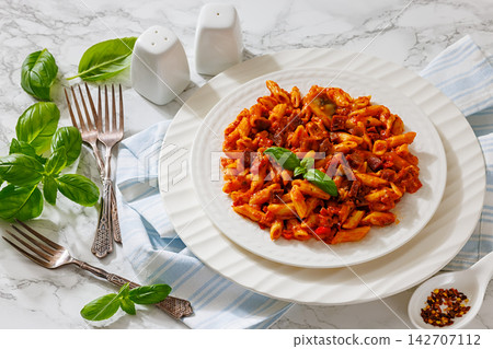 Penne con chorizo y setas Spanish style pasta Penne con chorizo y setas Spanish style pasta 142707112