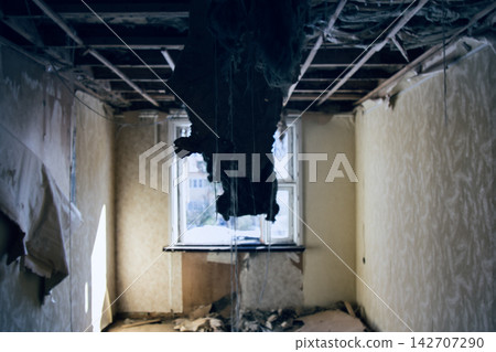 quarters room with partial collapse quarters room with partial collapse 142707290