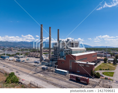 Aerial view of a large urban power plant facility in SLC, Utah Aerial view of a large urban power plant facility in SLC, Utah 142709681