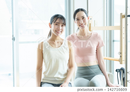 普拉提工作室健身房女教練 普拉提工作室健身房女教練 142710809