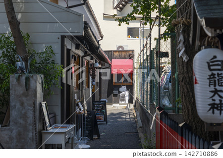 大阪中崎町:傳統的街頭景觀 大阪中崎町:傳統的街頭景觀 142710886