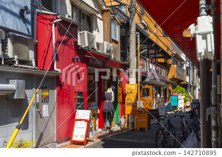 大阪中崎町:傳統的街頭景觀 大阪中崎町:傳統的街頭景觀 142710895