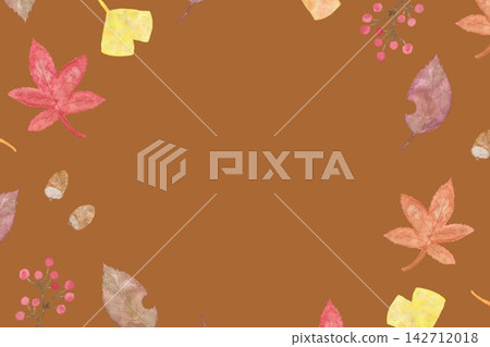 水彩風格的秋季邊框，背景是秋葉、橡子和紅色漿果等當季元素。留有空白區域。 142712018