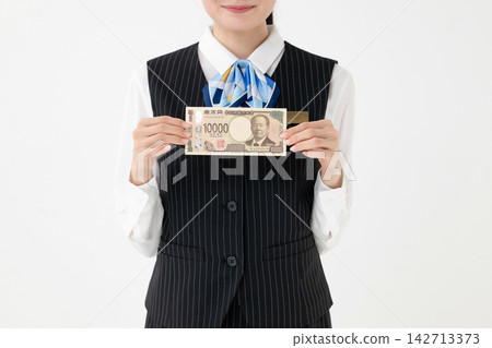 一個女人用錢 142713373