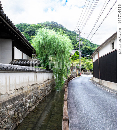 兵庫縣龍野市初秋的迷人景色,龍野市常被稱為「西部播磨的小京都」。 兵庫縣龍野市初秋的迷人景色,龍野市常被稱為「西部播磨的小京都」。 142714416