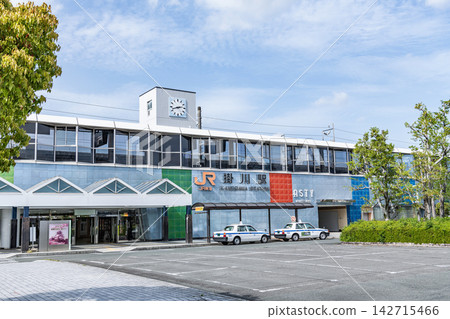 靜岡縣掛川市:晴朗的陽光下,JR掛川站(北口)。 靜岡縣掛川市:晴朗的陽光下,JR掛川站(北口)。 142715466