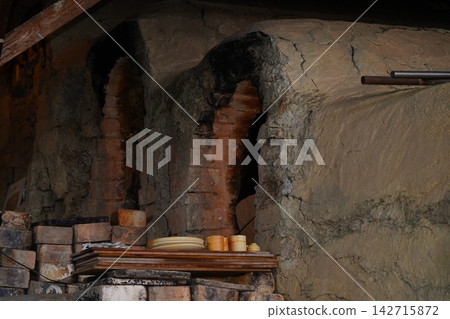 Photographing the only remaining climbing kiln in Shigaraki, a pottery town in Koka City, Shiga Prefecture Photographing the only remaining climbing kiln in Shigaraki, a pottery town in Koka City, Shiga Prefecture 142715872