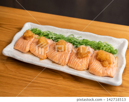 烤三文魚 142718513