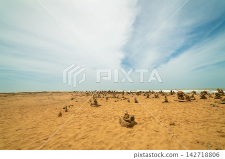 Beautiful views, Desert Sand Mountain Scenery, sand dunes 142718806