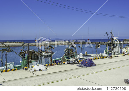 Mikuriya, Mikuriya Fishing Port, Daisen Town, Tottori Prefecture Mikuriya, Mikuriya Fishing Port, Daisen Town, Tottori Prefecture 142720308