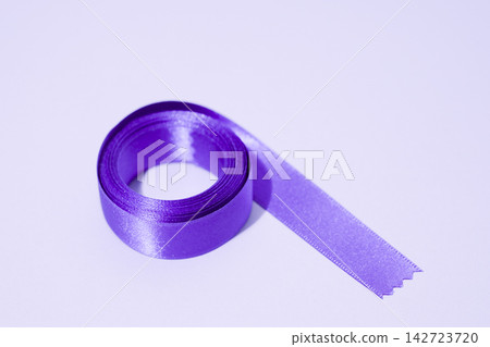 Purple ribbon Purple ribbon 142723720