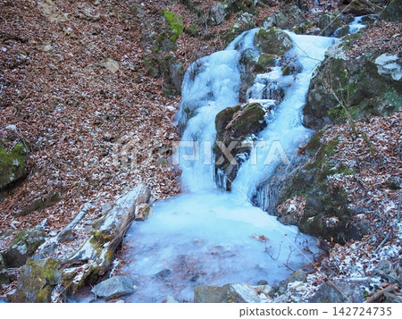 Frozen streams in the Okutama/Tokyo Metropolitan Forest in winter Frozen streams in the Okutama/Tokyo Metropolitan Forest in winter 142724735