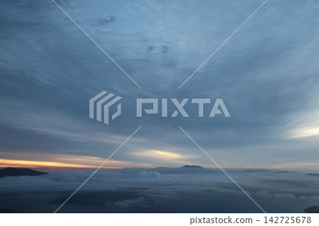 北海道津別峠清晨的雲海 142725678