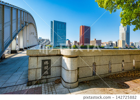 Cityscape viewed from the east side of Kachidoki Bridge 142725882