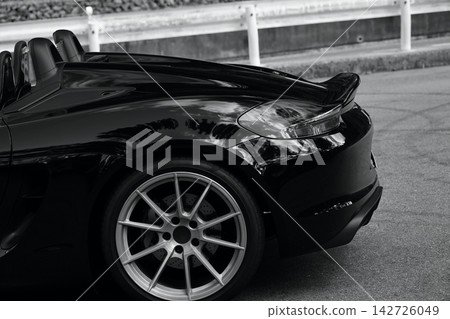 閃亮的黑色敞篷車 閃亮的黑色敞篷車 142726049