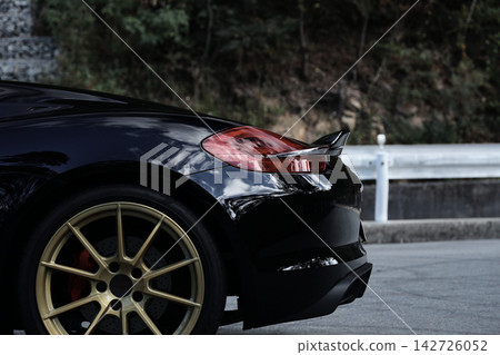 閃亮的黑色敞篷車 閃亮的黑色敞篷車 142726052