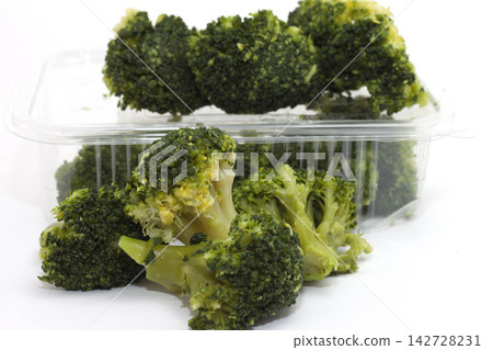 cooked green broccoli vegetables cooked green broccoli vegetables 142728231
