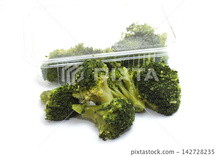 cooked green broccoli vegetables cooked green broccoli vegetables 142728235