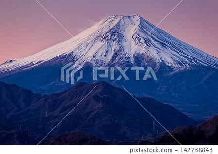 Mount Fuji at dawn as seen from Mount Iwadono Mount Fuji at dawn as seen from Mount Iwadono 142738843