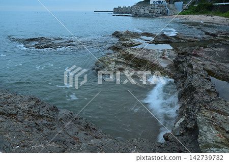 洶湧的波浪 142739782