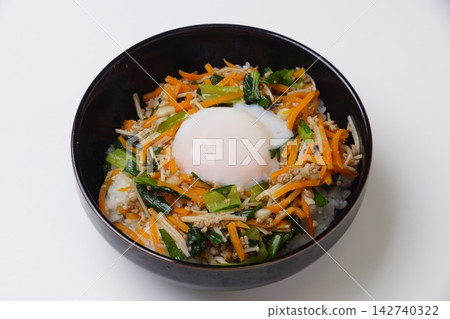 肉末蔬菜拌飯 肉末蔬菜拌飯 142740322