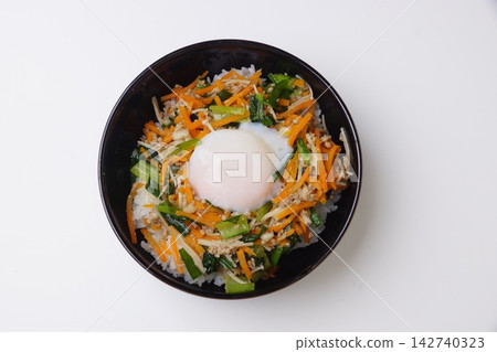肉末蔬菜拌飯 肉末蔬菜拌飯 142740323