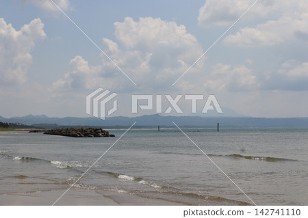 Summer at the San'in Sea 142741110