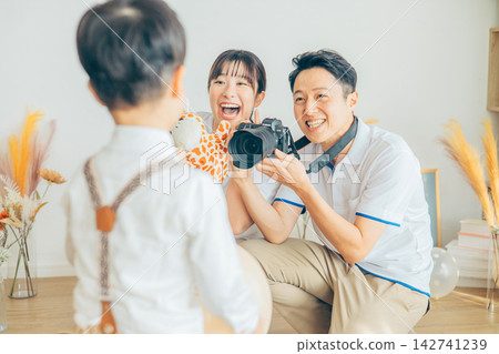 兒童工作室工作人員 142741239
