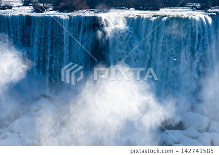 Niagara Falls and winter mist Niagara Falls and winter mist 142741585