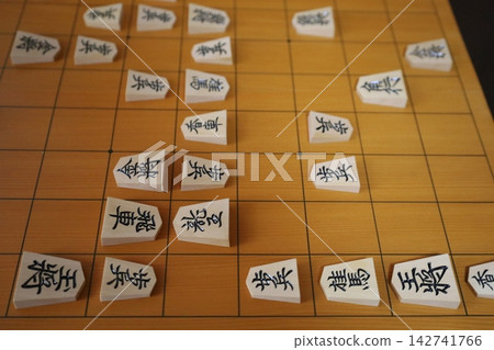 Shogi (Game record of the 6th game of the 67th Osho title match, where the player resigned) Shogi (Game record of the 6th game of the 67th Osho title match, where the player resigned) 142741766