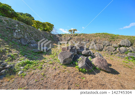 原始城堡廢墟 原始城堡廢墟 142745304