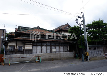 太宰治避難的房子（原對馬家宅邸的新客廳） 142745552