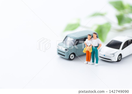 Car and couple dolls Car and couple dolls 142749090