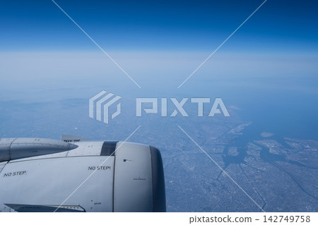 從飛機窗口查看 142749758