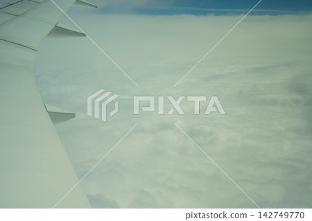 從飛機窗口查看 142749770