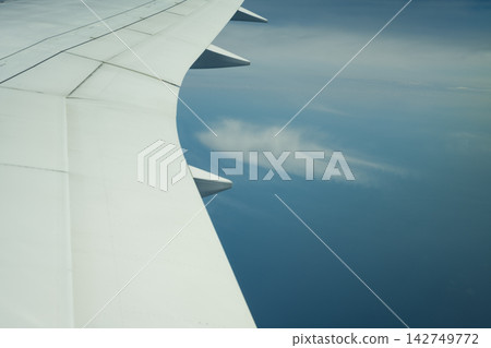 從飛機窗口查看 從飛機窗口查看 142749772