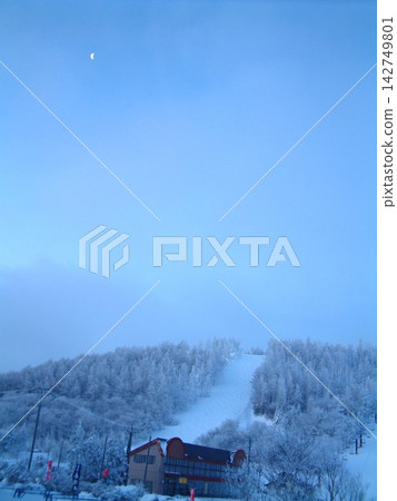黃昏時的菅平滑雪場 黃昏時的菅平滑雪場 142749801