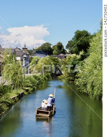 Kurashiki Bikan district's river boat sink 142750403