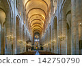Symmetrical interior view of Basilica of Saint-Sernin in Toulouse, France. Central nave leading to the historic altar 142750790