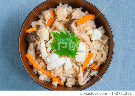 海鯛魚蘑菇飯 142751231