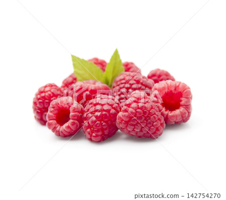 Raspberry with leaves Raspberry with leaves 142754270