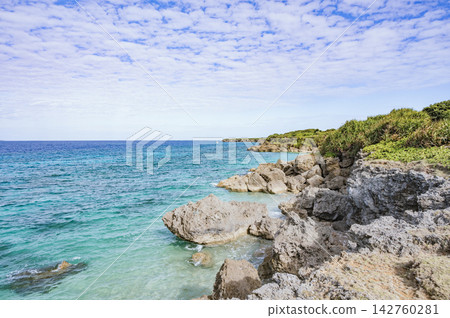 Okinawa, Kudaka Island coastline (from Romance Road) Okinawa, Kudaka Island coastline (from Romance Road) 142760281
